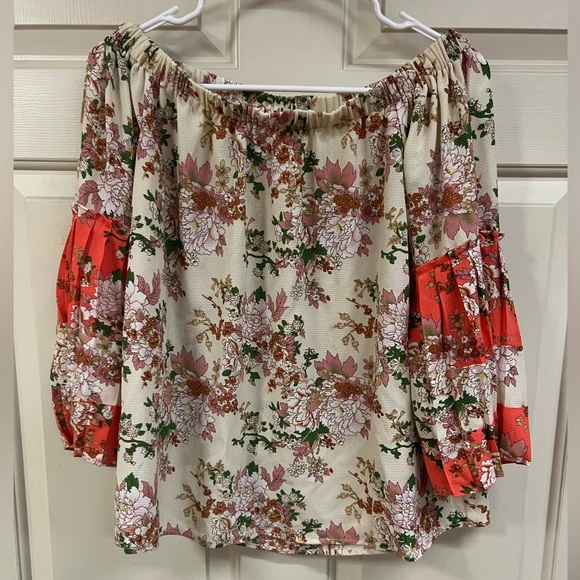 entro Tops - Entro Floral Blouse - Red and Cream